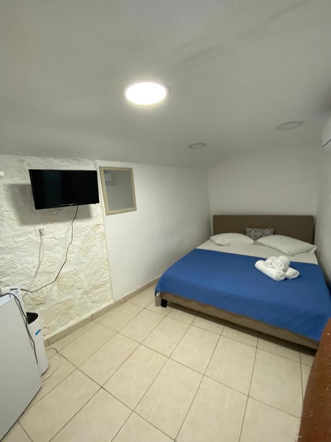 Tolos Budget Rooms Loggos Longós 部屋 写真